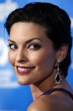 Алана Де Ла Гарза (Alana De La Garza)
