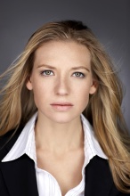 Анна Торв (Anna Torv)
