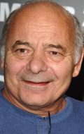 Берт Янг (Burt Young)