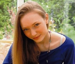 Элинор Томлинсон (Eleanor Tomlinson)