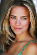 Джессика Барт (Jessica Barth)