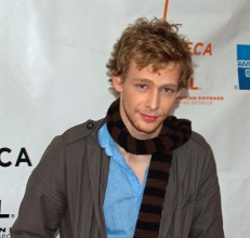 Джонни Льюис (Johnny Lewis)