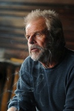 Уильям Дивэйн (William Devane)