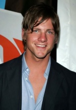 Захари Найтон (Zachary Knighton)