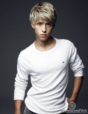 Митч Хьюер Фото 1