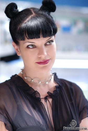 Поли Перретт Фото 15