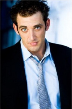 Фото Ari Zagaris