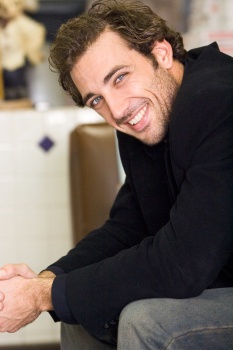 Фото Ari Zagaris