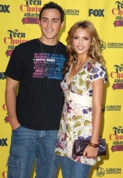 Фото Джошуа Альба