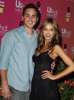 Фото Джошуа Альба