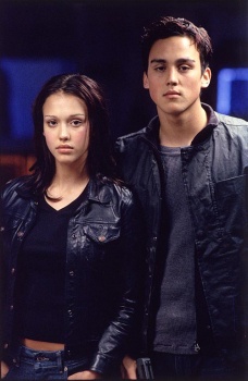 Фото Джошуа Альба