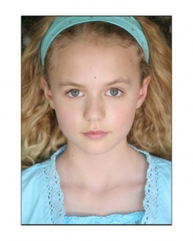 Фото Courtney Taylor Burness