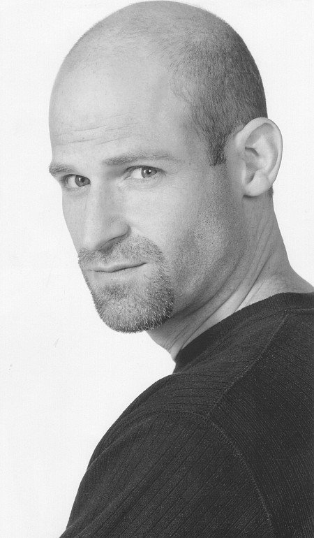 Derek Kueter Фото 1