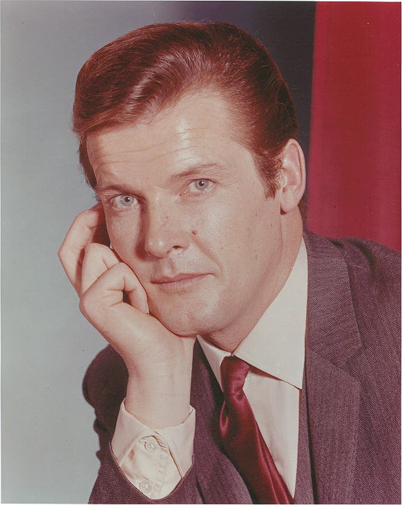 prdisk.ru-roger_moore5.jpg