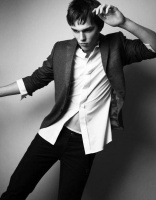 http://www.prdisk.ru/images/preview_nicholas_hoult53.jpg