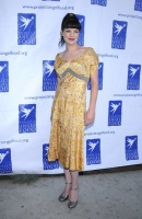 Фото Поли Перретт