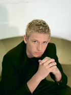 Фото Алекс Петтифер