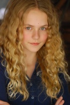 Фото Courtney Taylor Burness
