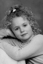 Фото Courtney Taylor Burness