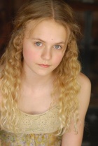 Фото Courtney Taylor Burness